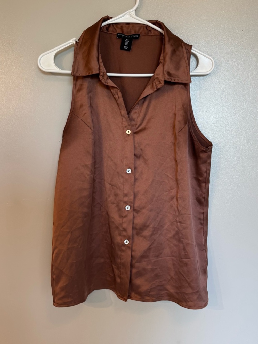Sincerely Jules Silky Tank - Picture 2 of 7